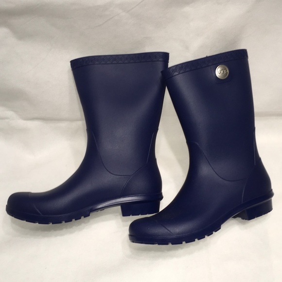 UGG Sienna Matte Rain Boots - Picture 3 of 16